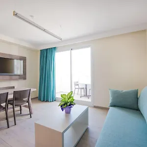 Angeles Apartahotel